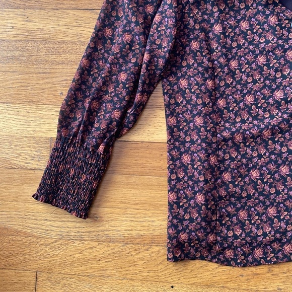 Madewell (Re)sourced Georgette Smocked-Cuff Button-Front Top in Orchard Floral - Picture 5 of 16